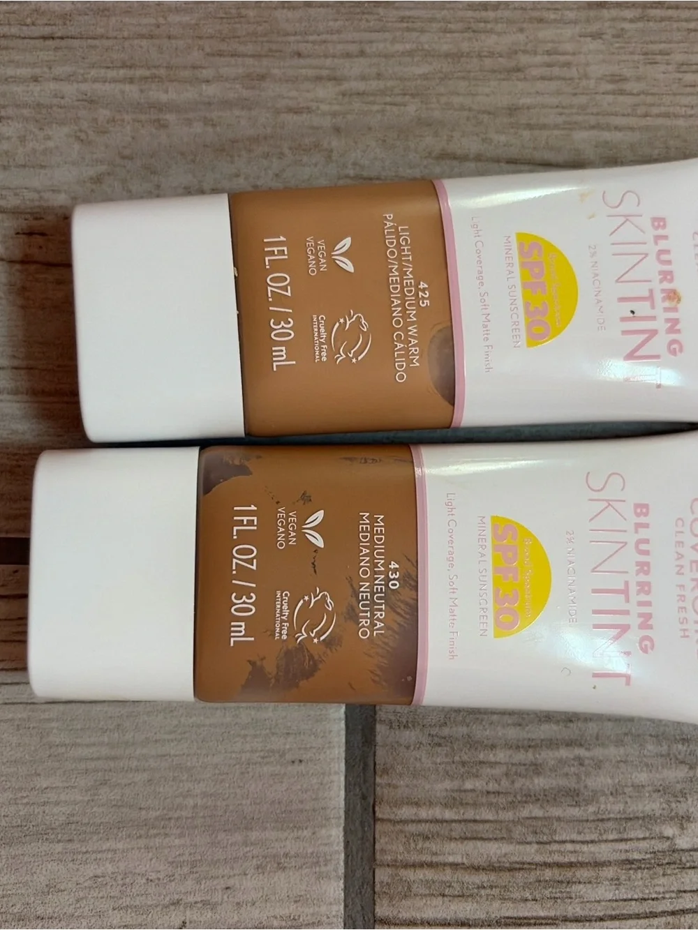COVERGIRL Blur-Ring Skin Tint SPF 30 - Medium Neutral & Light-Medium Warm